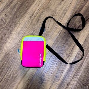 Lululemon easy access crossbody bag neon